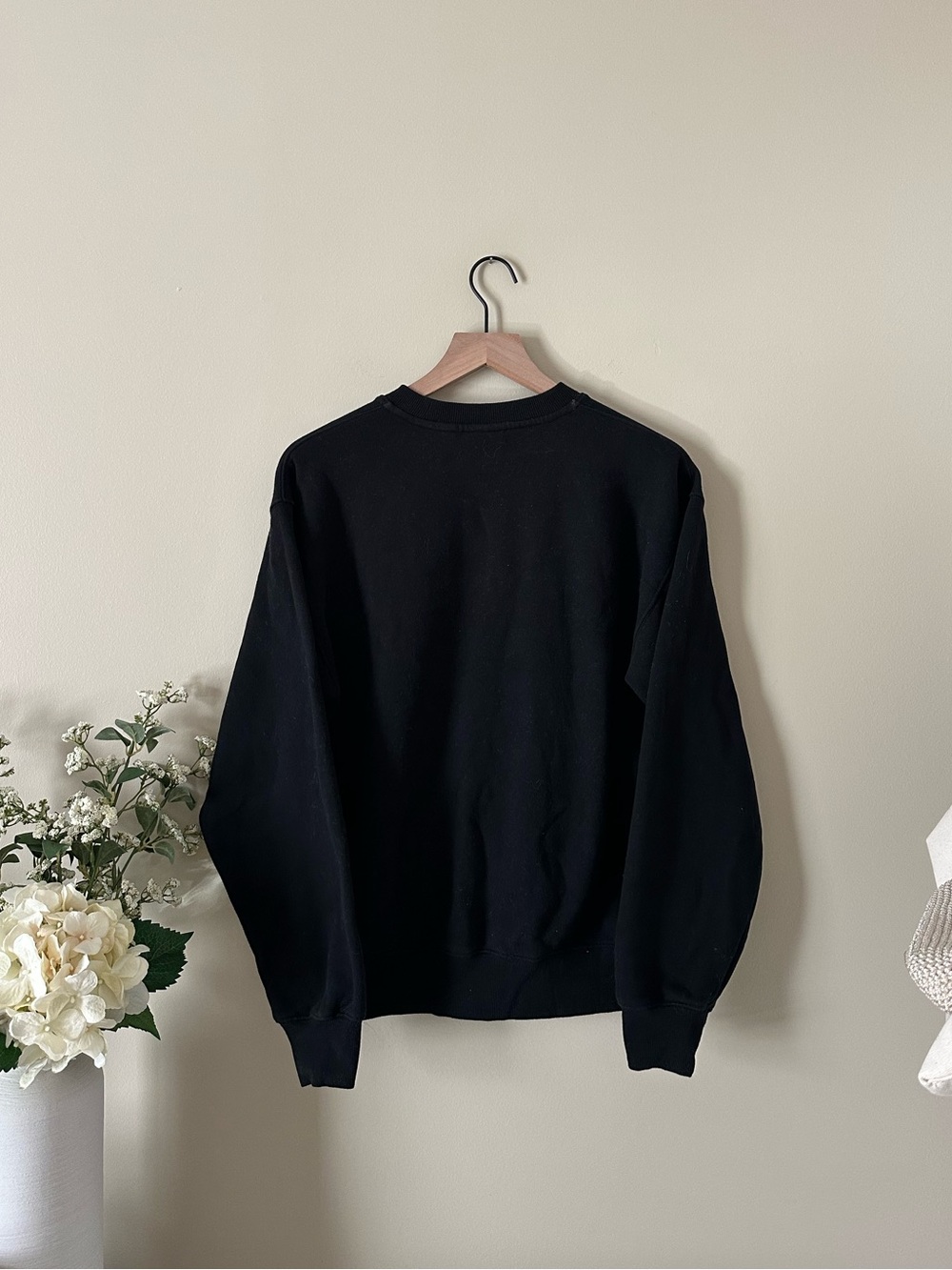 Aritzia Embroidered Spellout Cozy Fleece Perfect Crew Sweatshirt Black - Picture 3 of 5